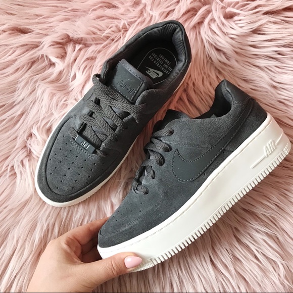 Nike women’s air force 1 low sage - Picture 6 of 7